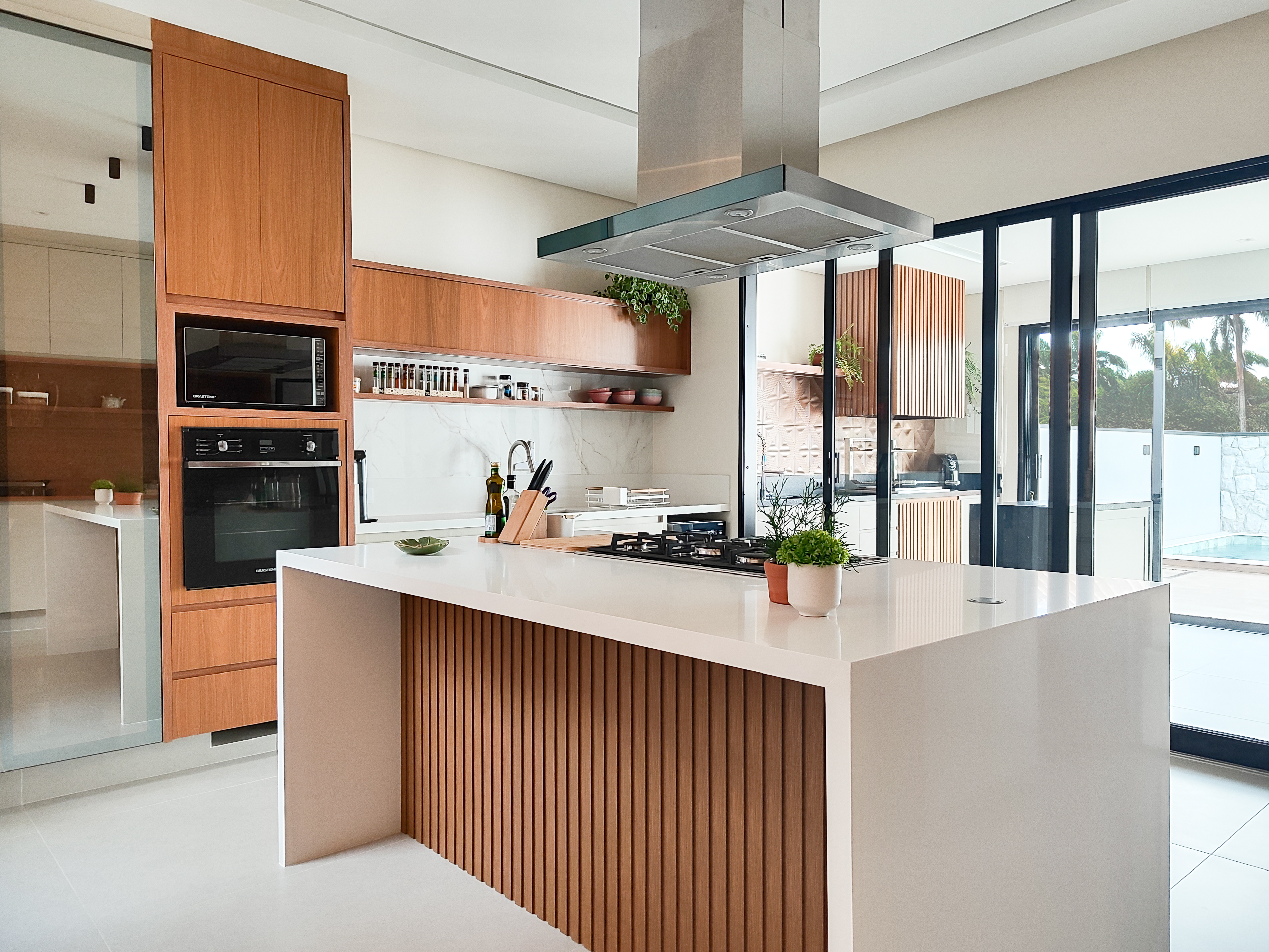 Cozinha projetada por KAI Arquitetura